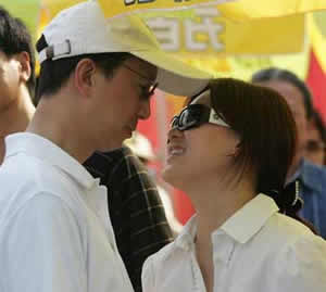 13岁的中国运动员伏明霞成为最年轻的世界冠军（历史上今天lssjt.com）