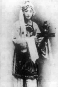 京剧表演艺术家程砚秋诞辰（歷史上的今天。中国）